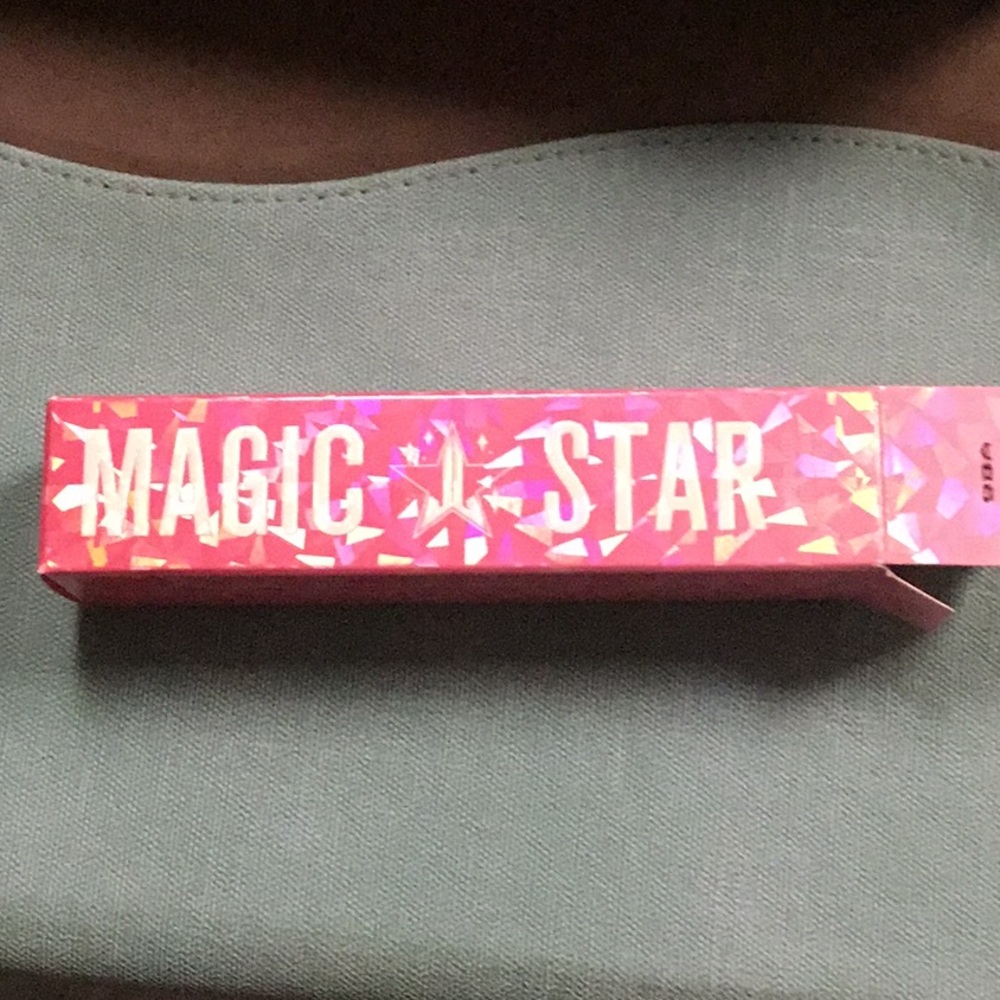 19.5 Jeffree Star concealer